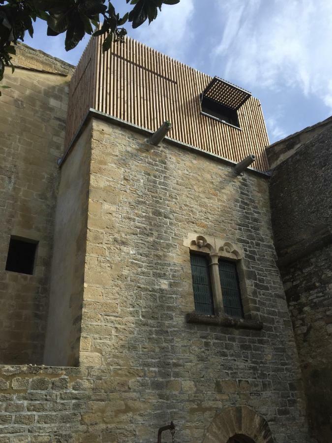 Tour Sarrazine De Montaren B&B 외부 사진